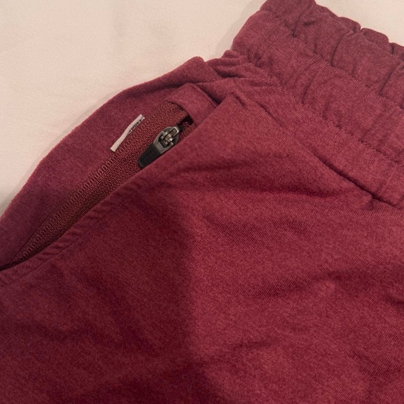 VUORI halo performance shorts - Picture 3 of 4